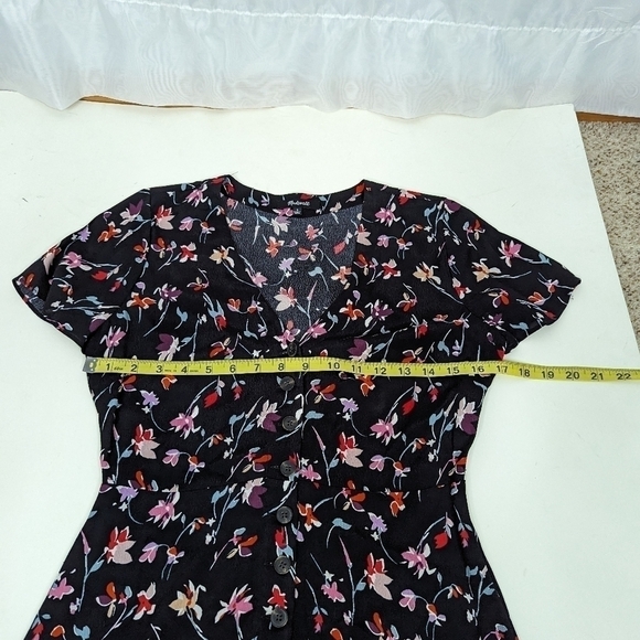 Madewell Dainty Floral Button Front V-Neck Mini Dress - Picture 8 of 8